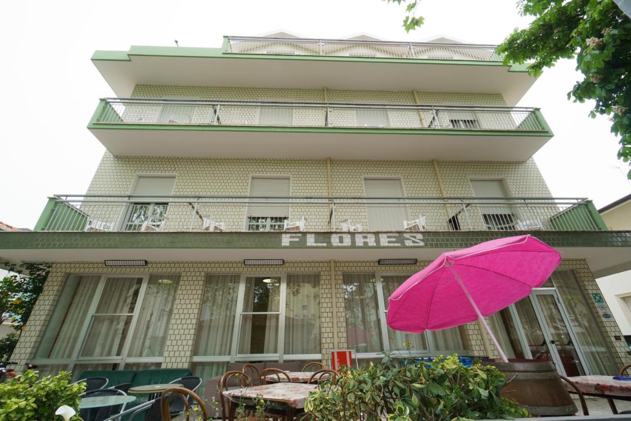 Hotel Flores Riccione Bagian luar foto