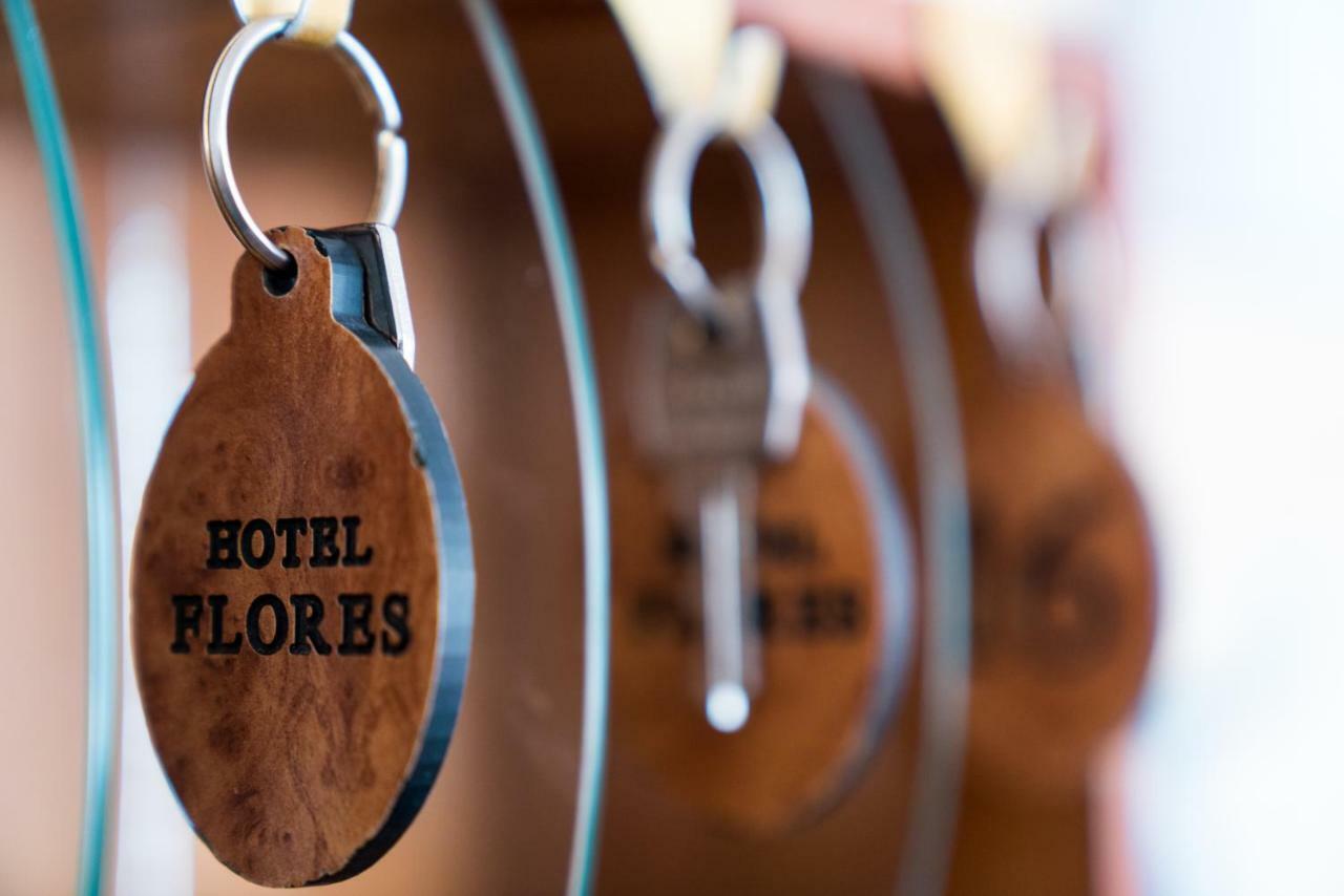 Hotel Flores Riccione Bagian luar foto